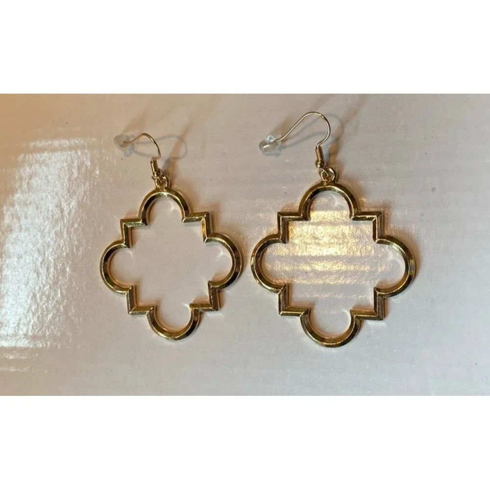 Drop Earrings Gold Tone Quatrefoil Look Open Frame Lightweight Versatile Chic‎